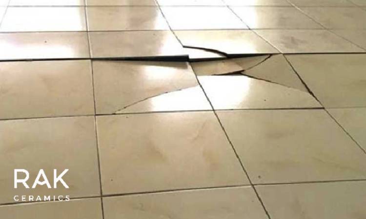 مشکلات احتمالی در نصب سرامیک بدون تجهیزات مناسب